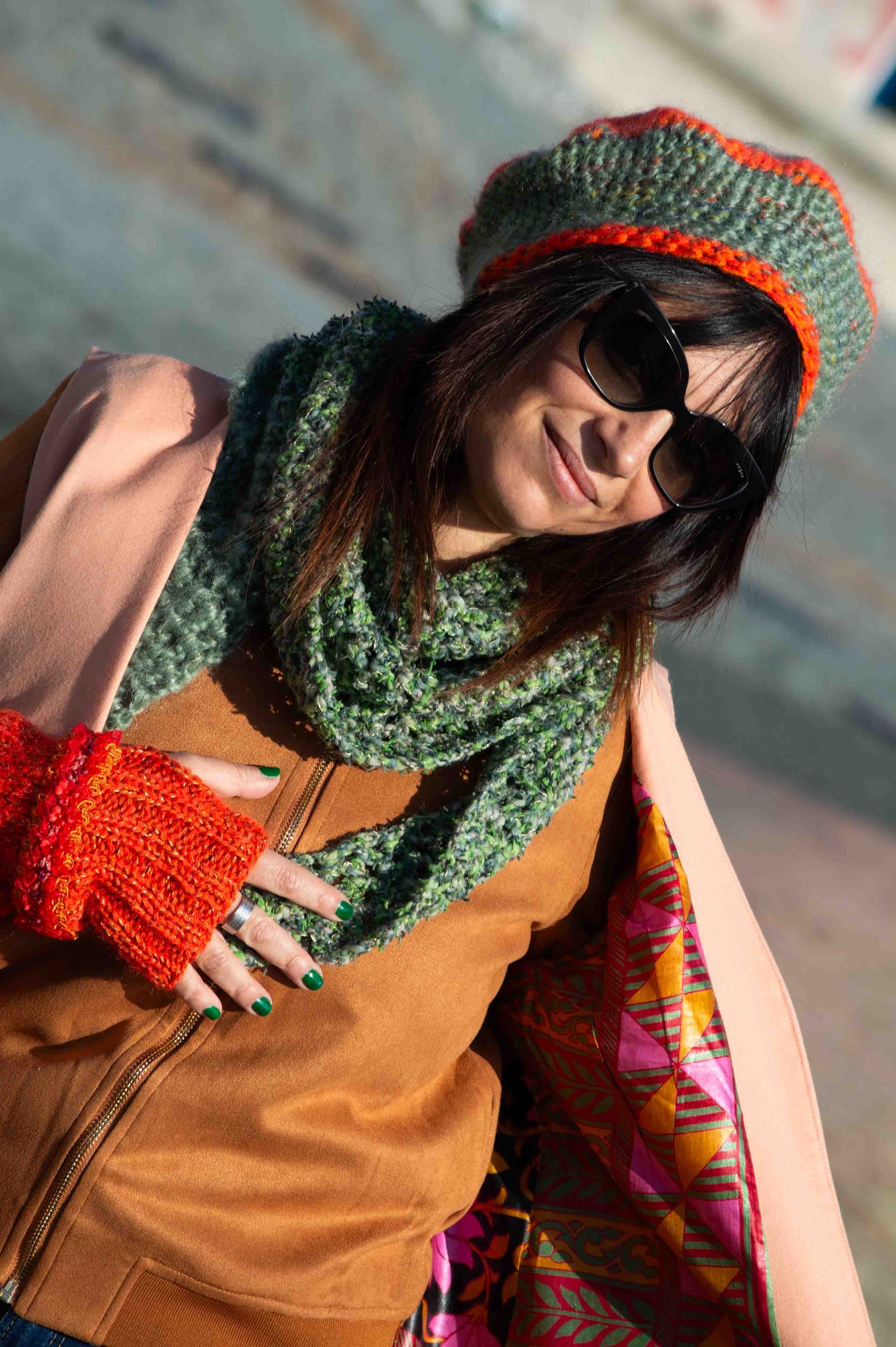 Berretto basco in lana arancione e verde - Basque hat in orange and green wool