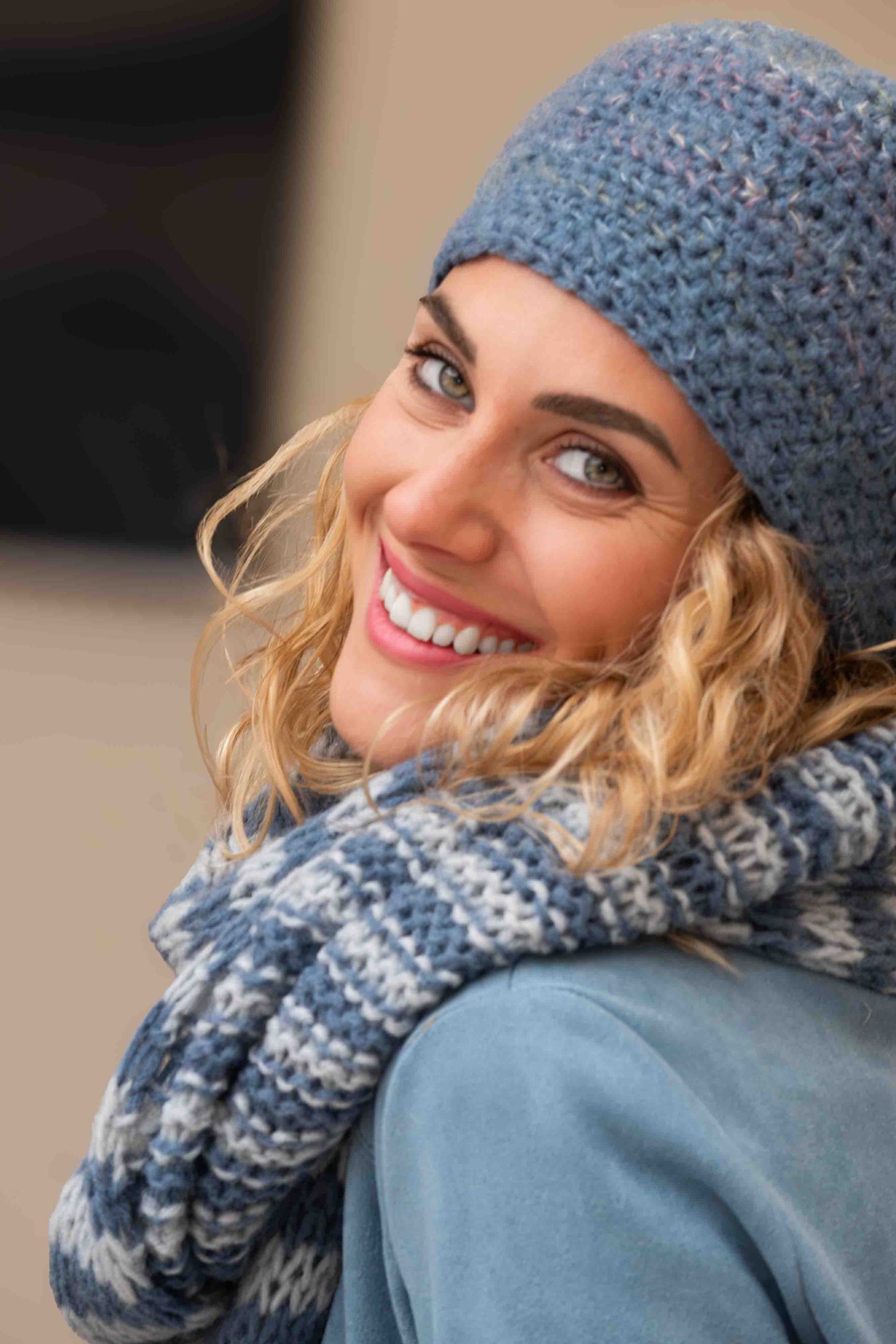 Berretto basco color azzurro polvere lavorato a crochet - Powder blue crocheted Basque hat