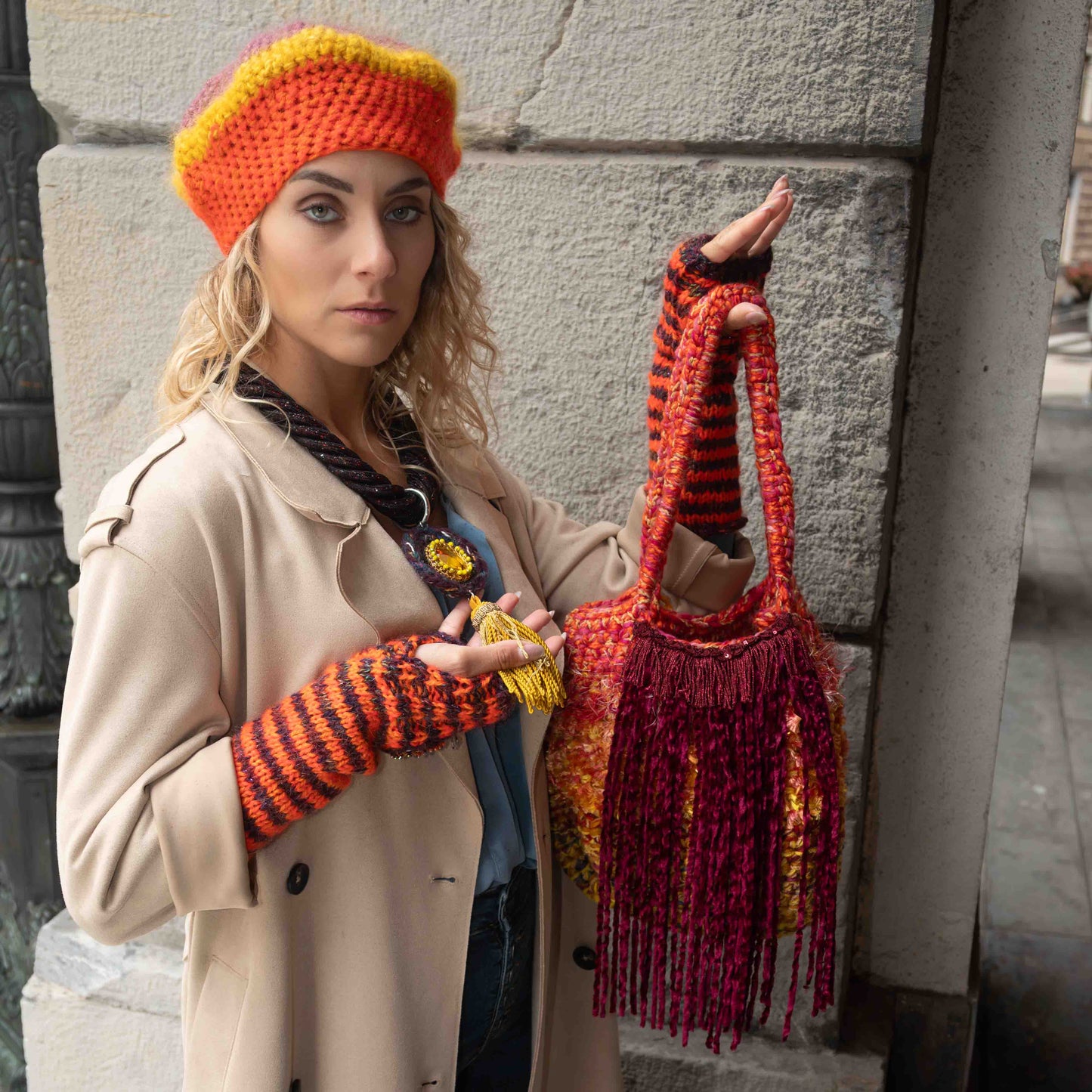 Borsa a sacca in lana lavorata a crochet -  Crochet wool bag