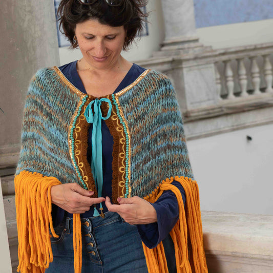 Mantella m/mohair e lana con passamanerie e frange - m/mohair and wool mantel with trimmings and fringes