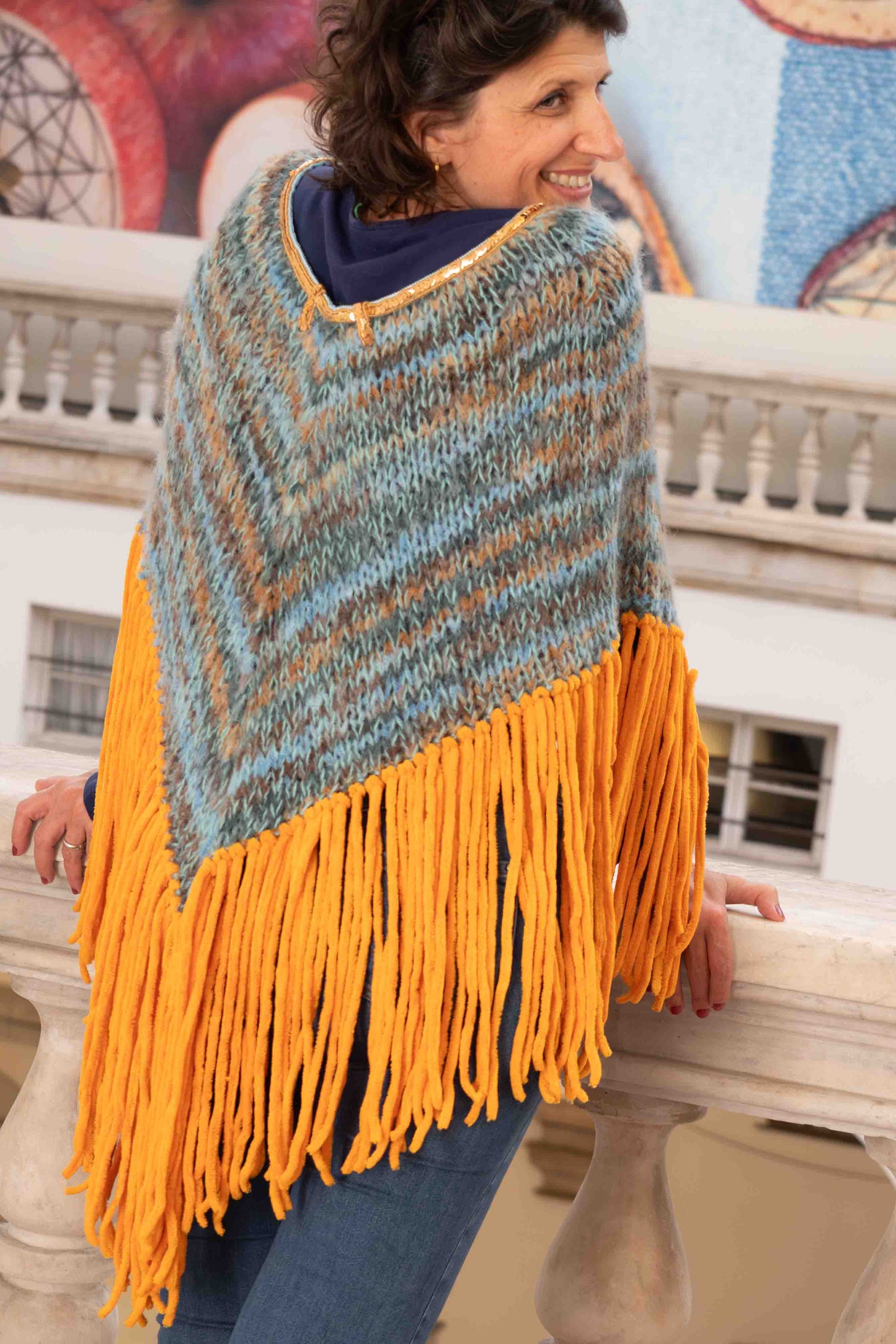 Mantella m/mohair e lana con passamanerie e frange - m/mohair and wool mantel with trimmings and fringes
