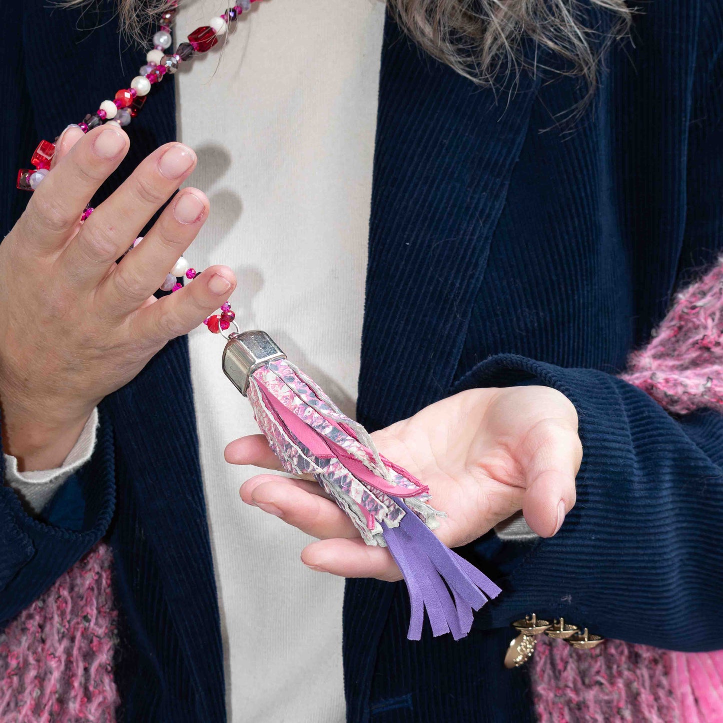 Lunga collana con nappa in pelle - Long necklace with leather tassel