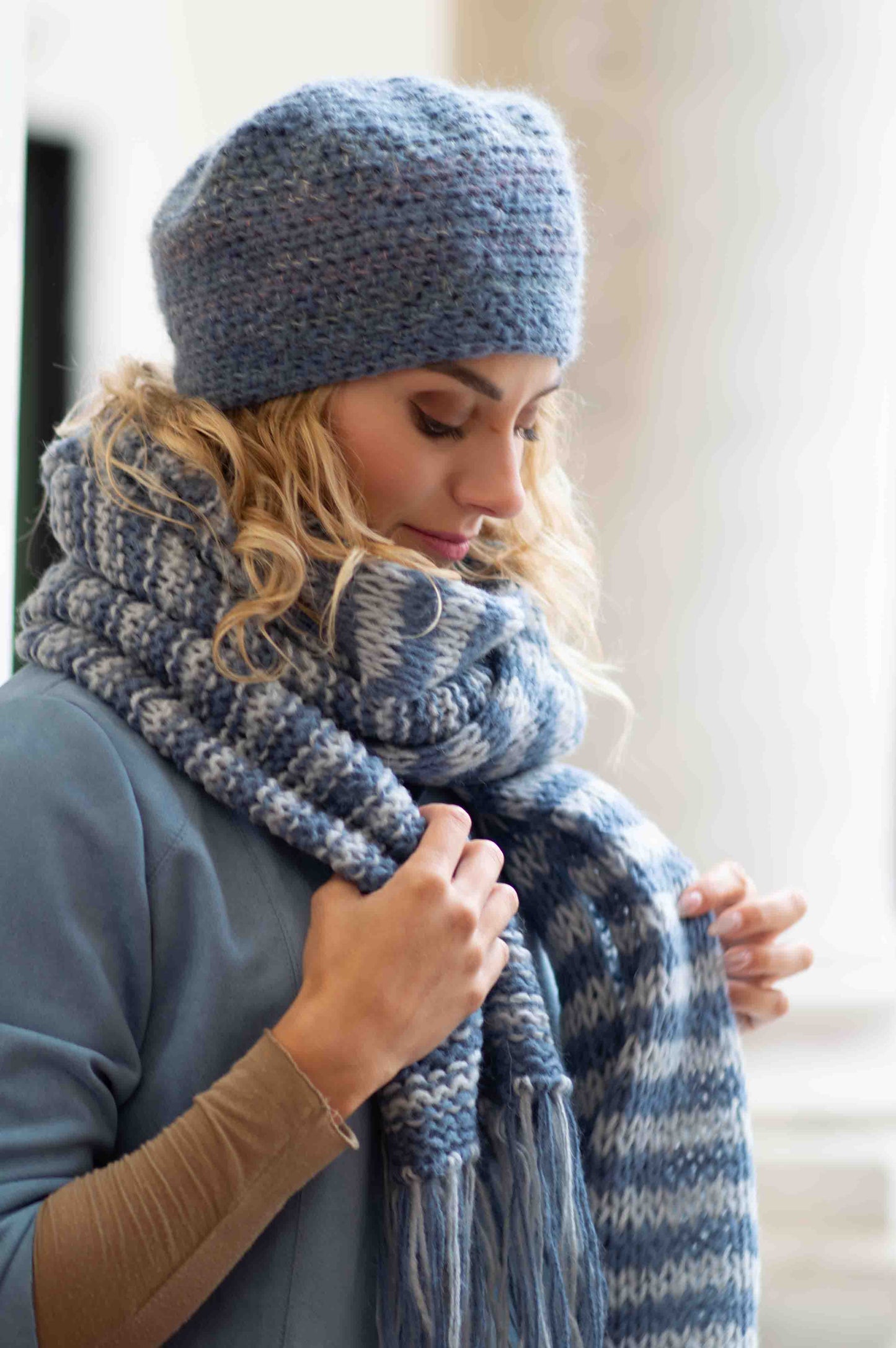 Sciarpa a righe misto alpaca azzurro polvere chiaro/scuro - Blended alpaca wool scarf in light and dark powder blue