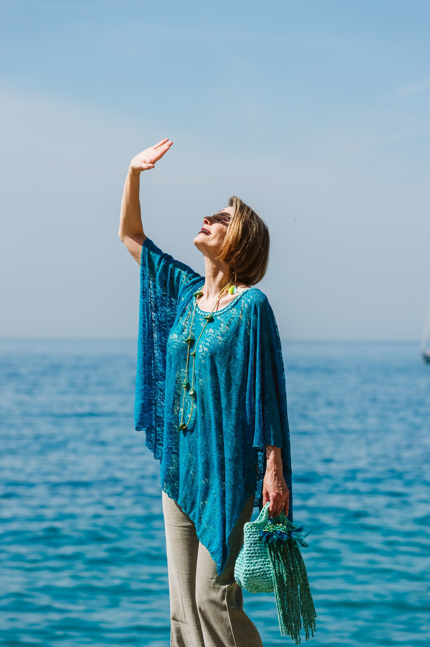 Poncho in pizzo turchese - Turquoise lace poncho