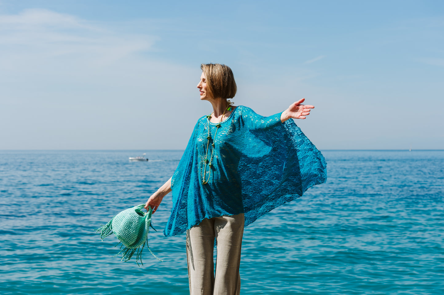 Poncho in pizzo turchese - Turquoise lace poncho