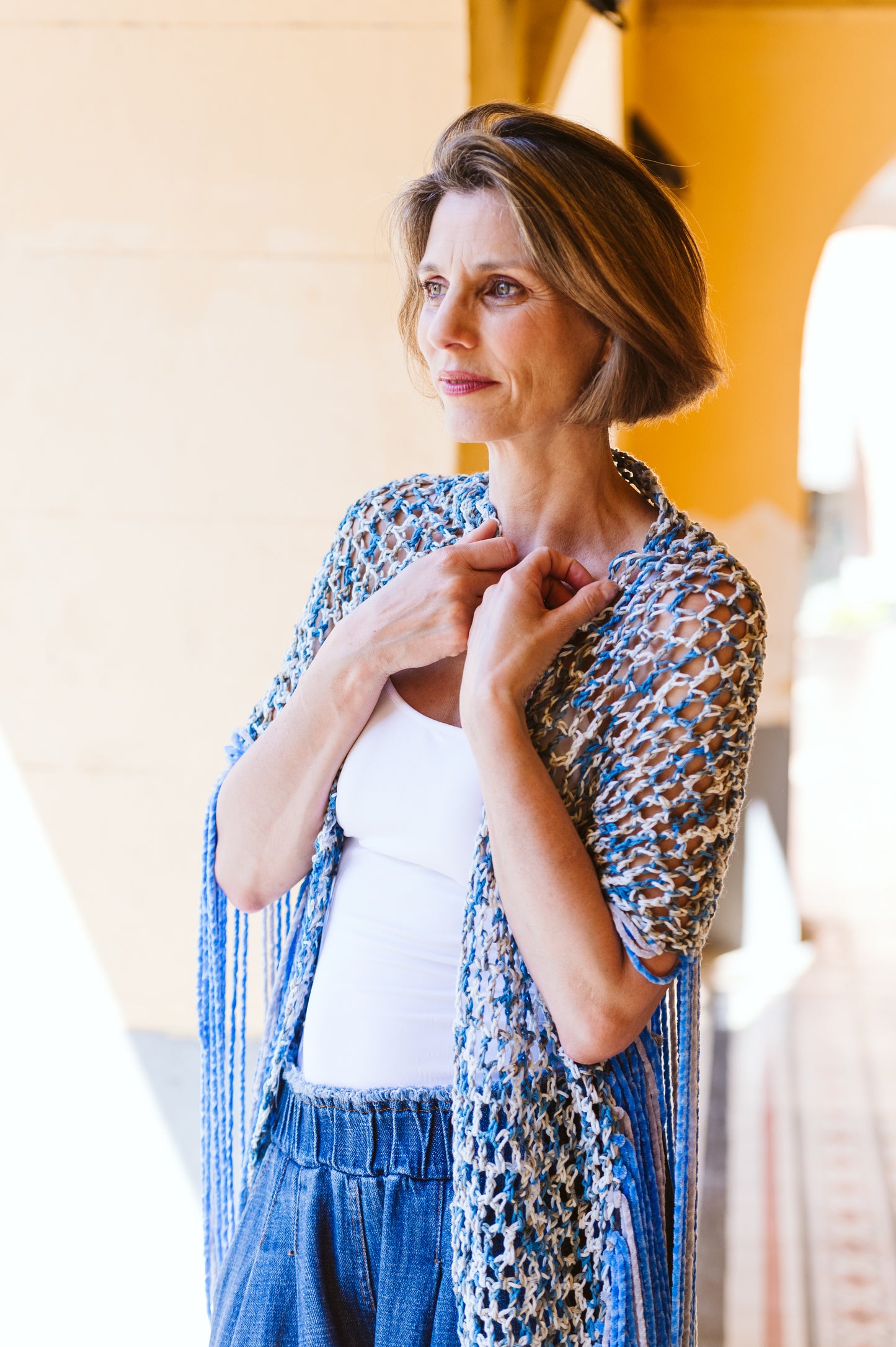 Scialle in cotone lavorato a crochet - Cotton yarn shawl crocheted