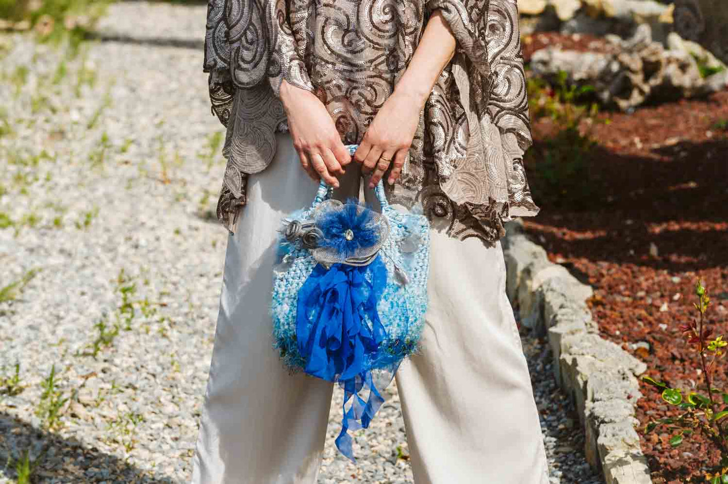 Borsa crochet azzurra con frange - Crochet light blue handbag with fringes