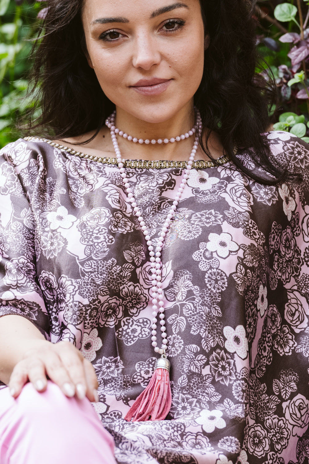 Poncho in raso con stampa floreale - Floral printed satin poncho