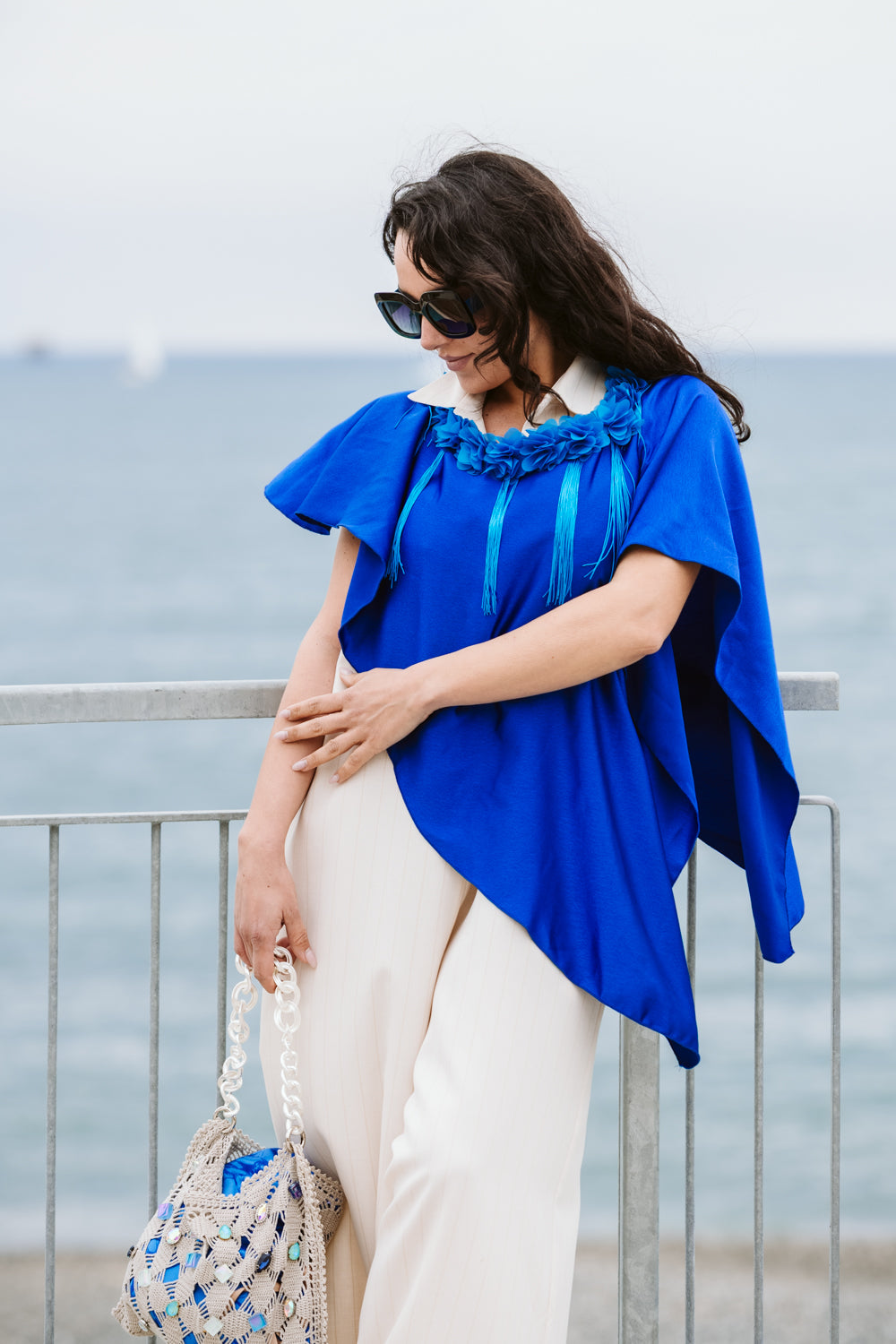 Poncho in cady lucido color blu cobalto - Brighted cobalt blue cady poncho