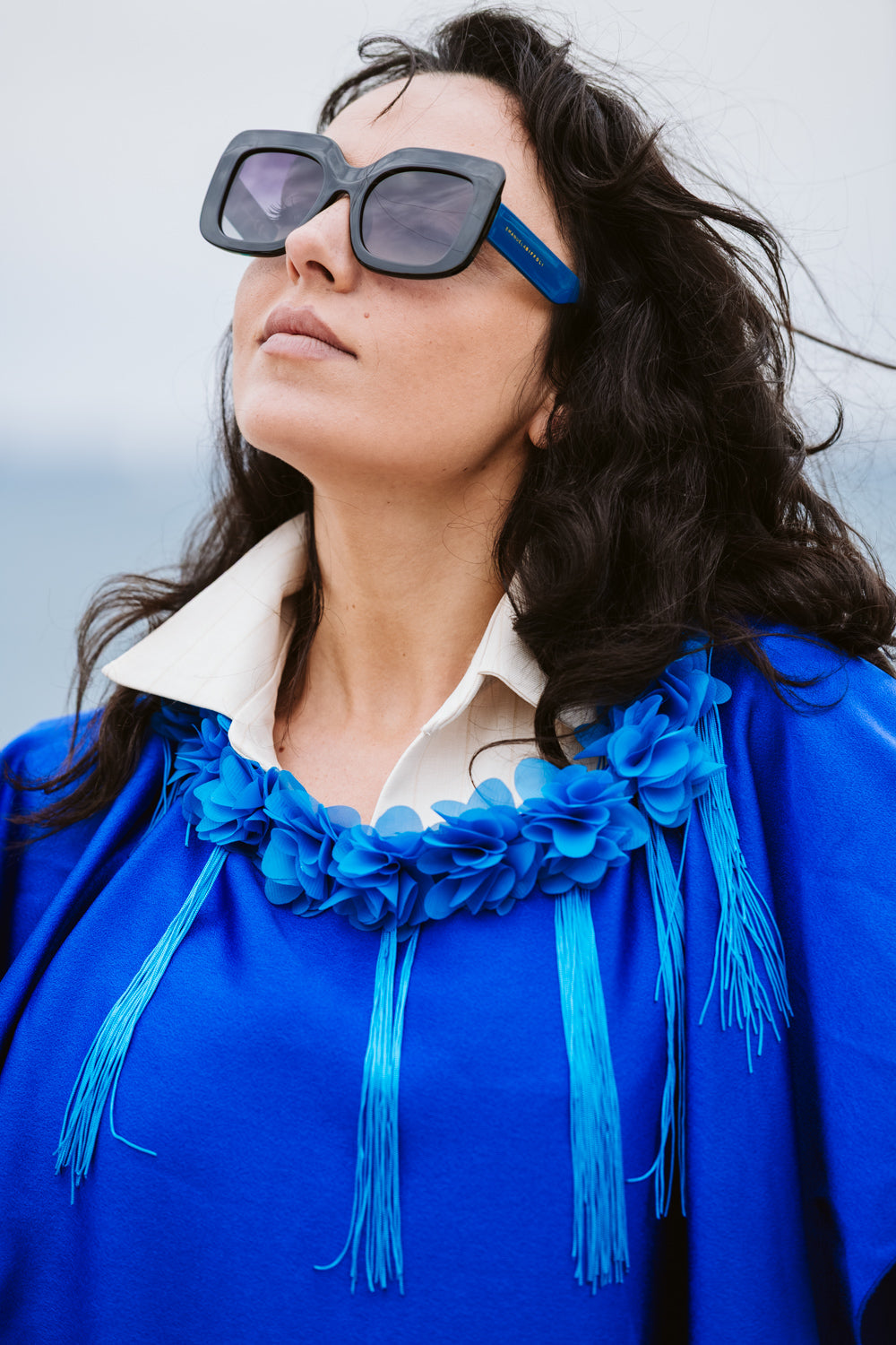 Poncho in cady lucido color blu cobalto - Brighted cobalt blue cady poncho