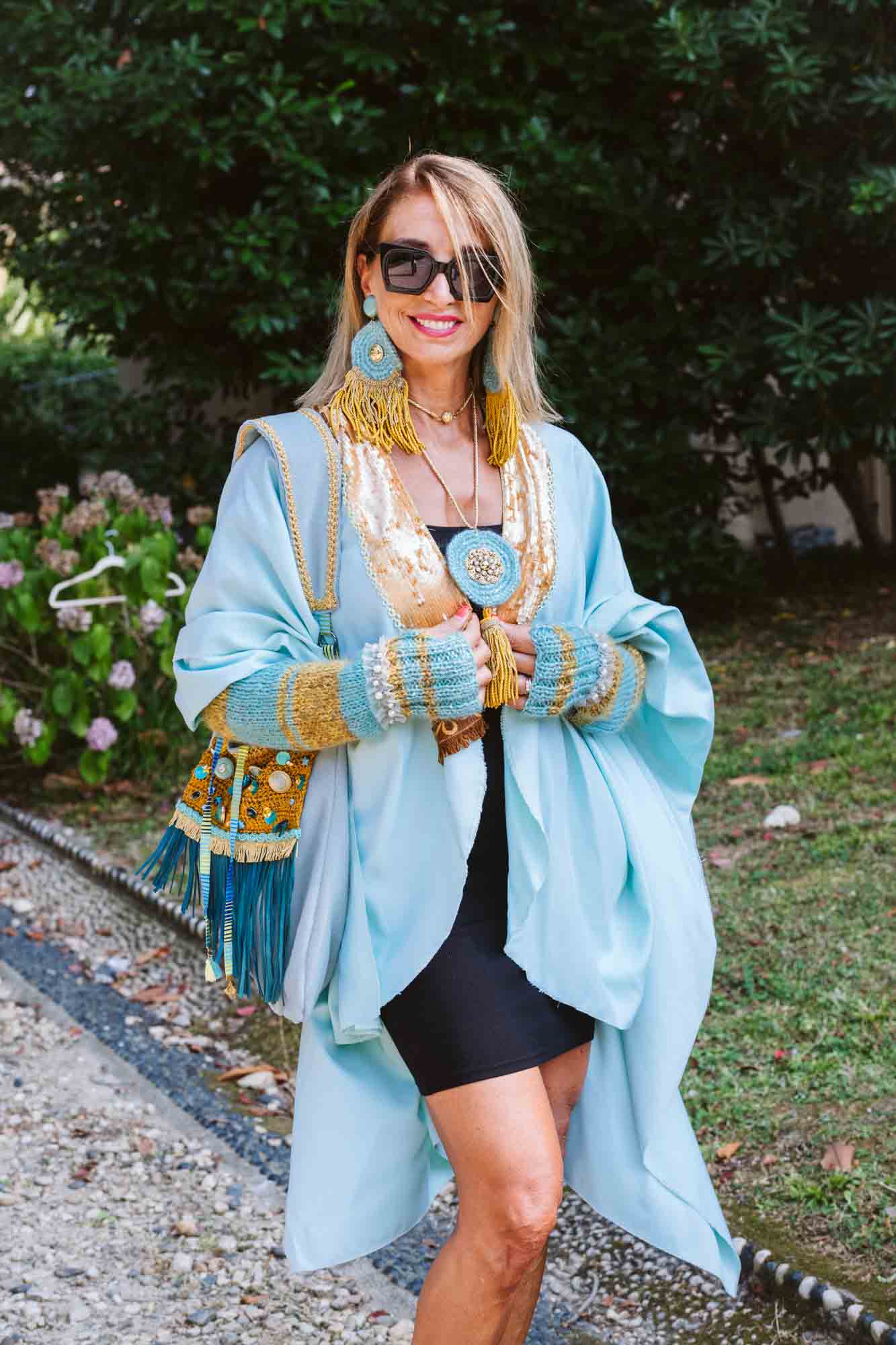 Mantella lana Tiffany inserti paillettes oro - Wool Tiffany cape with golden sequins details
