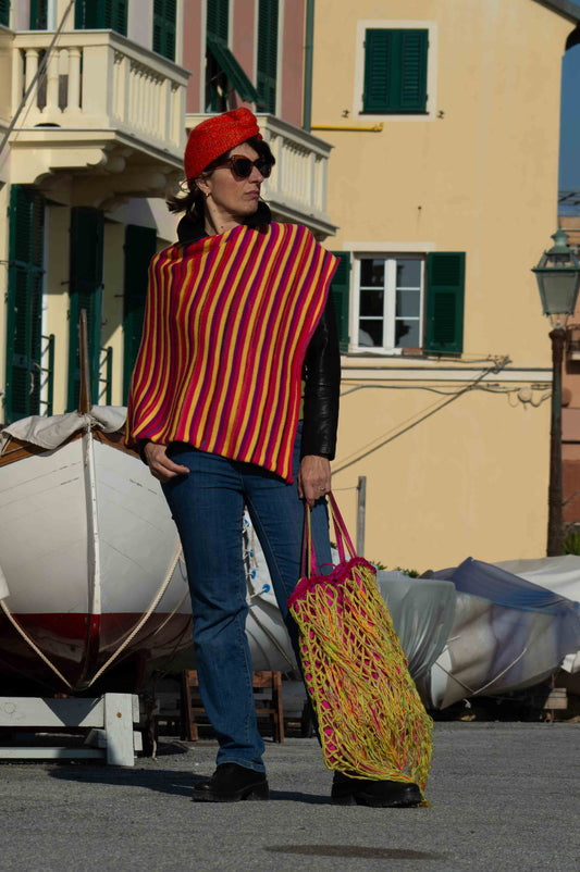 Poncho asimmetrico millerighe in lana merinos - Asymmetrical merinos multicolored striped wool poncho