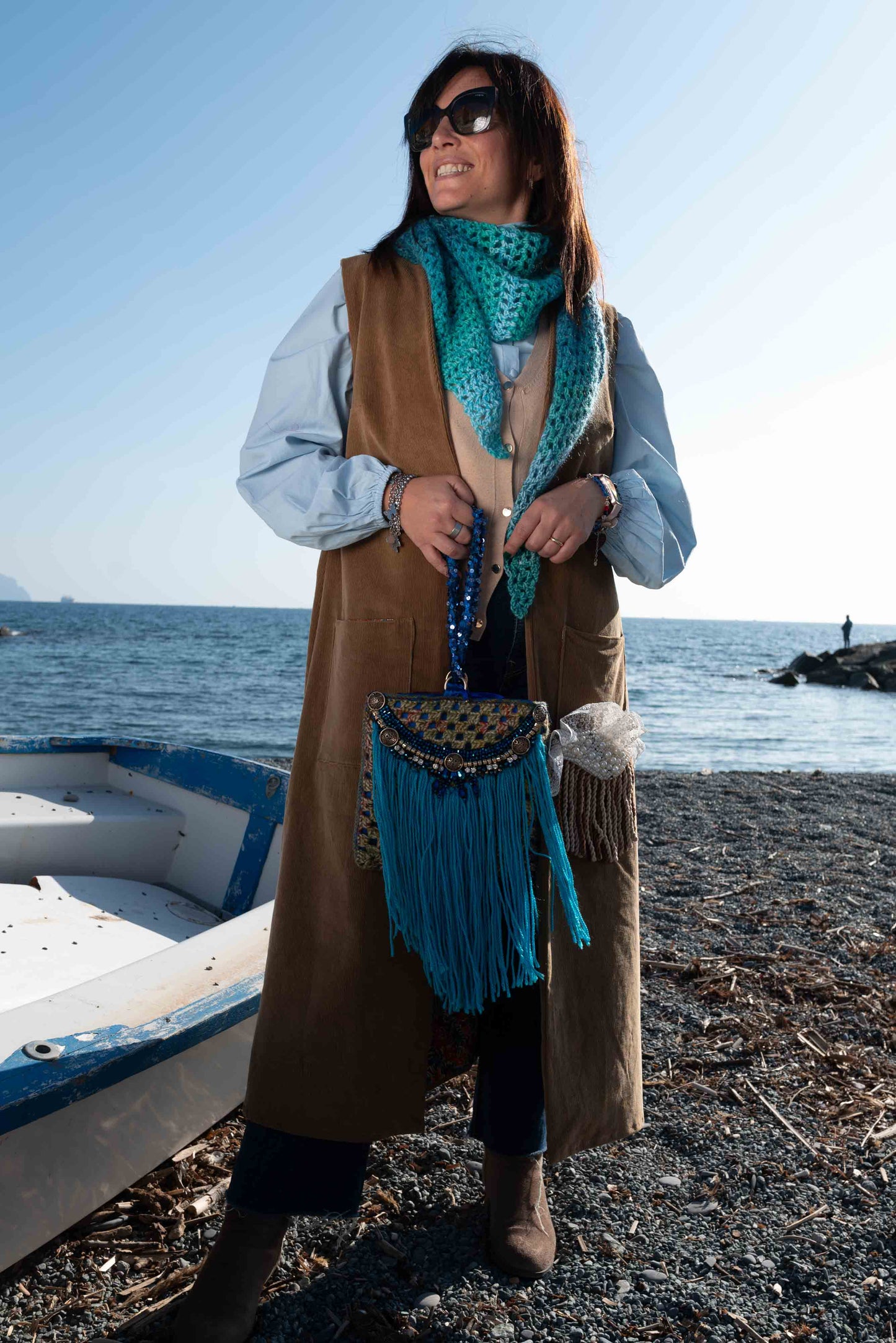 Pochette granny in lana gialla con frange e fodera in seta - Yellow woolen granny pochette, silk lining