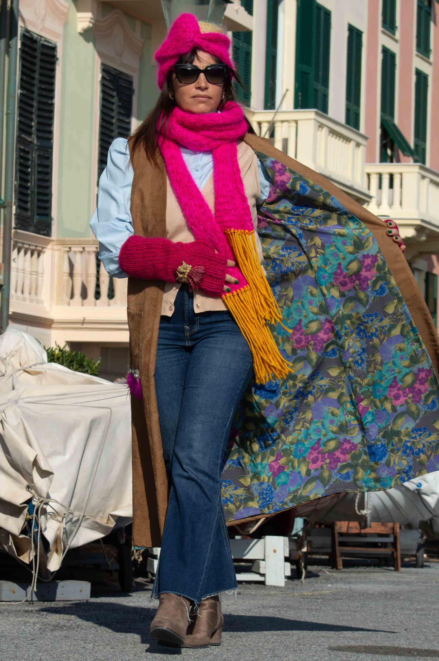 Gilet in suede con fodera in seta vintage - Suede waistcoat, silk lining with floral pattern