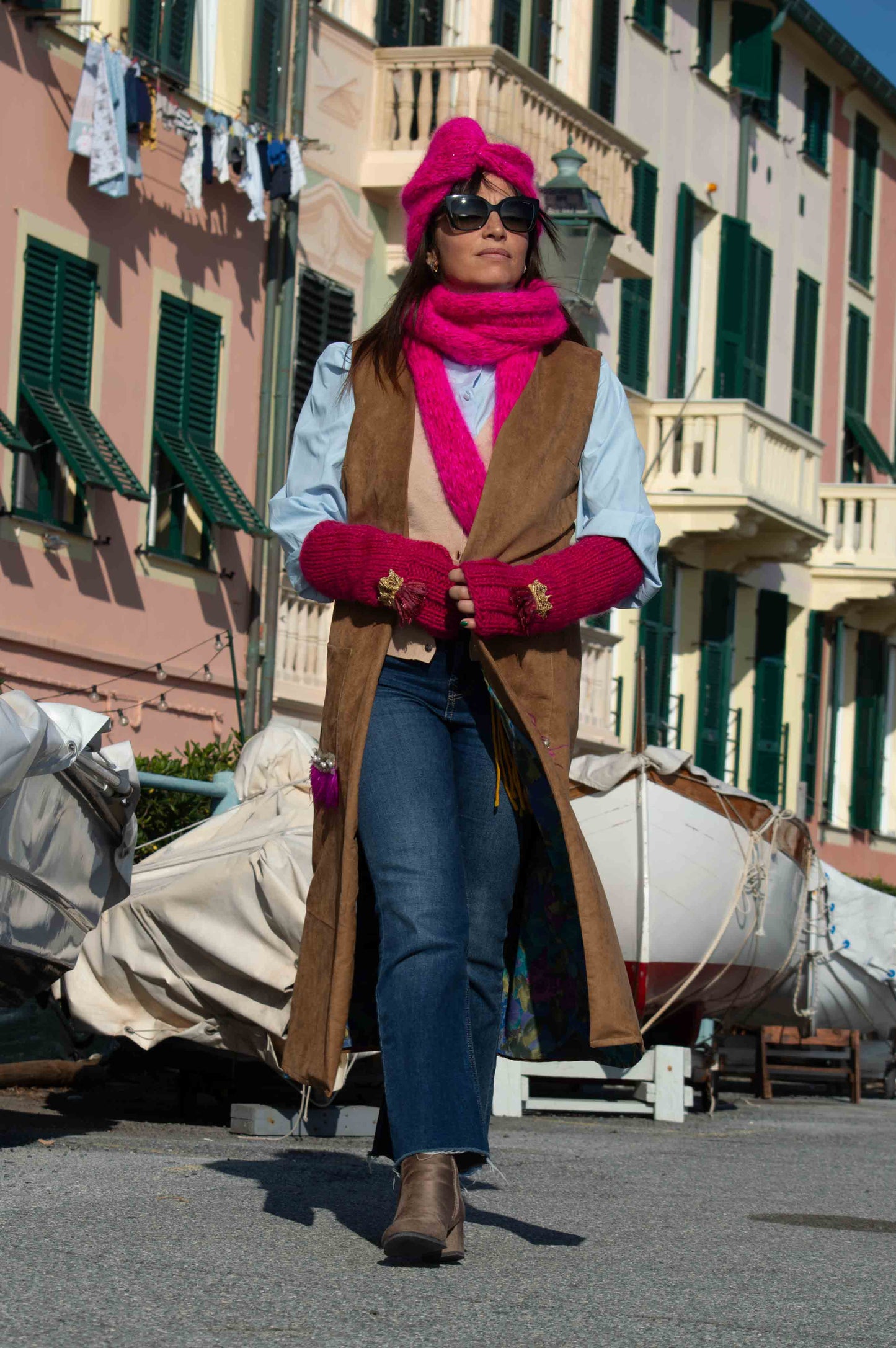 Gilet in suede con fodera in seta vintage - Suede waistcoat, silk lining with floral pattern