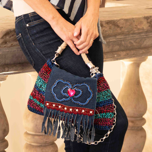 Borsa pochette crochet in lana con patella in jeans - Crocheted wool clutch bag with denim flap