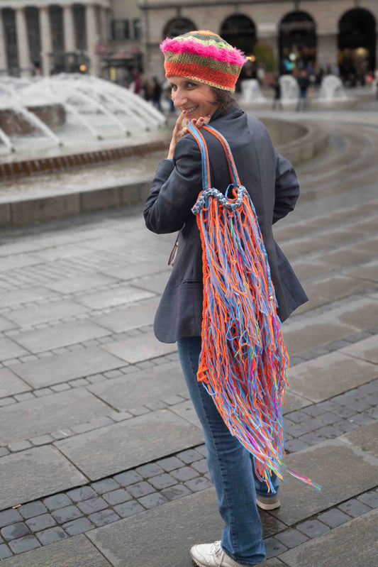 Sacca rete crochet in lana con frange e fodera in seta - Wool crocheted bag with fringes silk lining