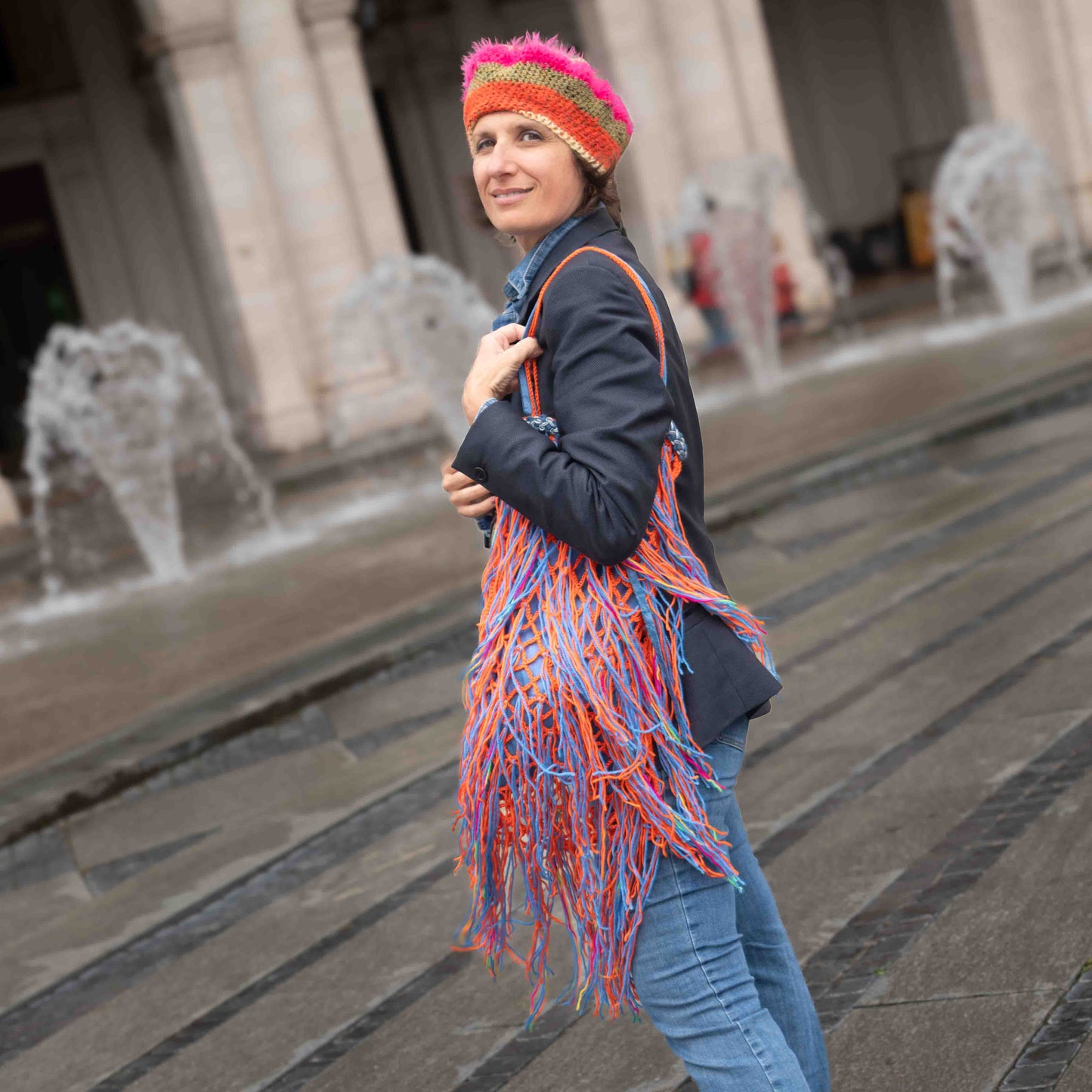 Sacca rete crochet in lana con frange e fodera in seta - Wool crocheted bag with fringes silk lining