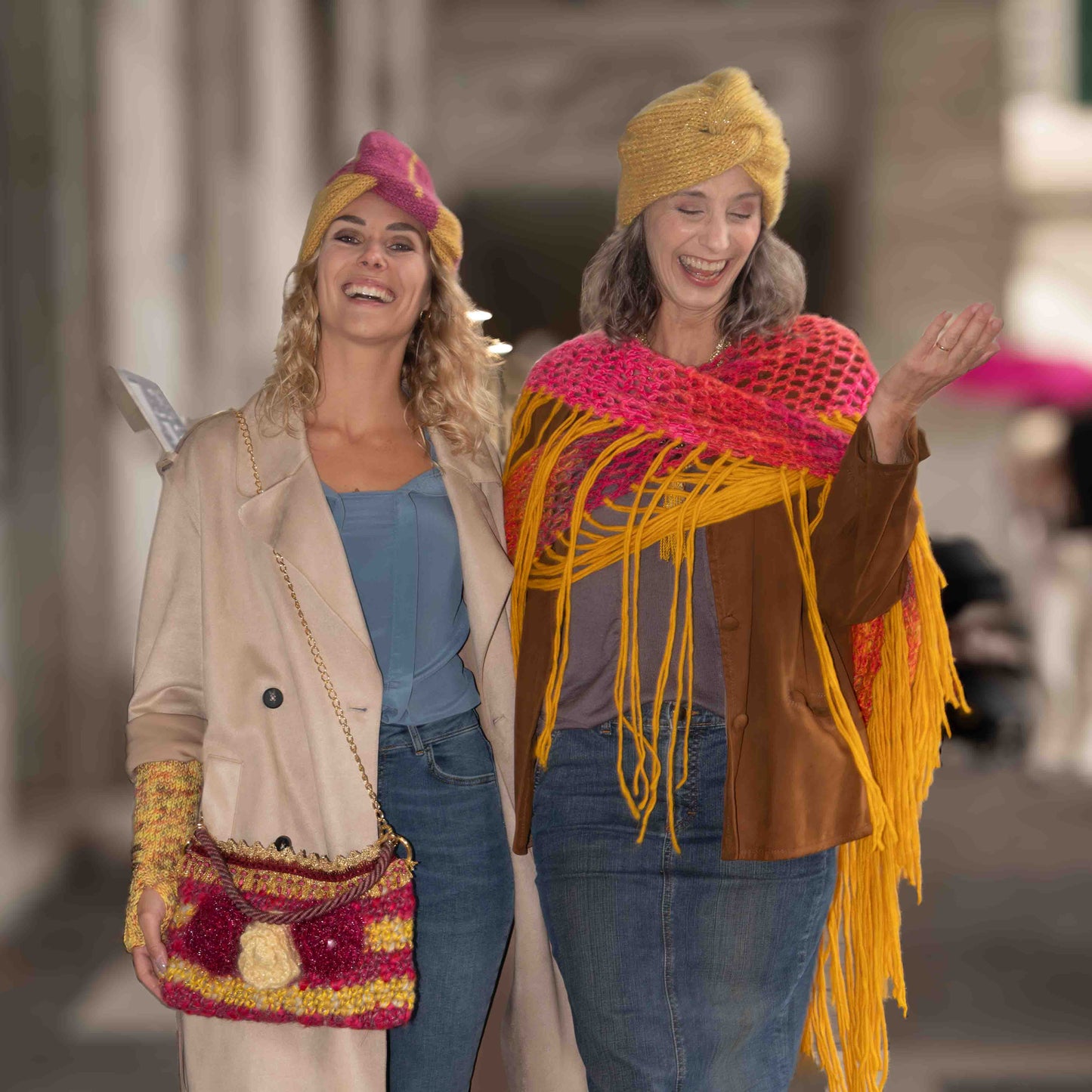 Pochette in lana lavorata a crochet a righe rosse e gialle - Red and yellow striped crocheted clutch bag