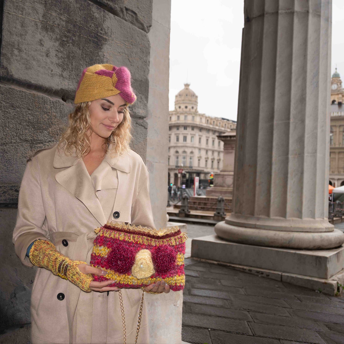 Pochette in lana lavorata a crochet a righe rosse e gialle - Red and yellow striped crocheted clutch bag