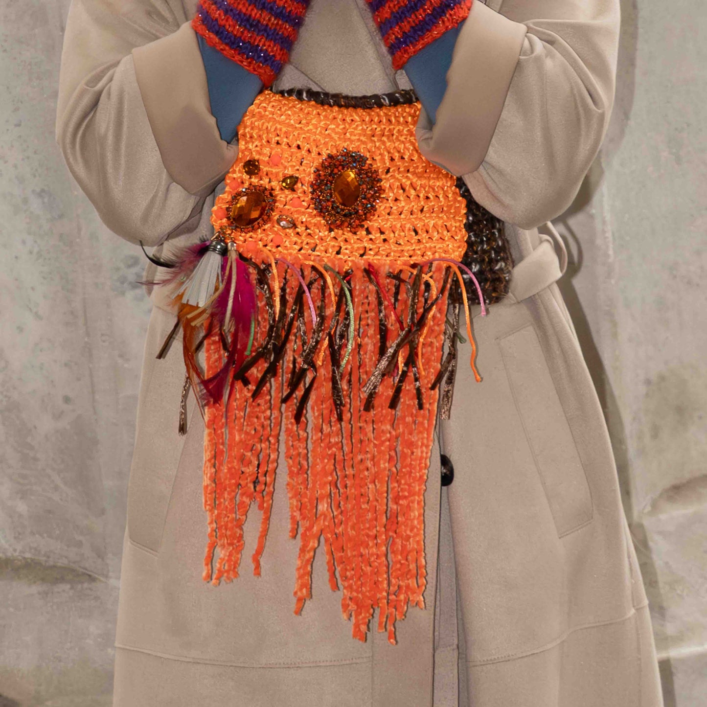 Pochette crochet marrone con patella arancione - Brown crocheted clutch bag with orange flap