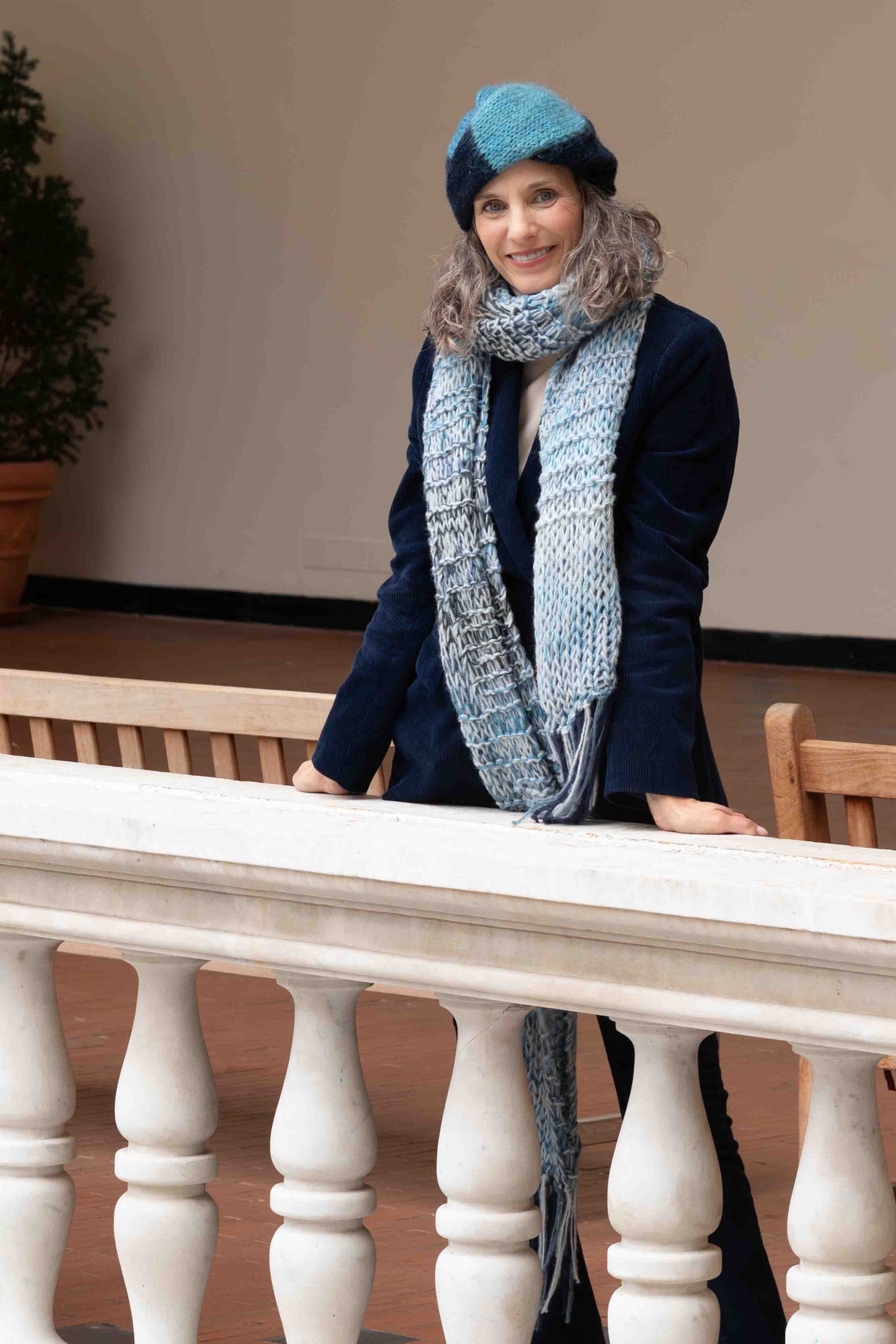 Sciarpa in misto alpaca e kid mohair color azzurro polvere - Powder blue alpaca and kid mohair scarf