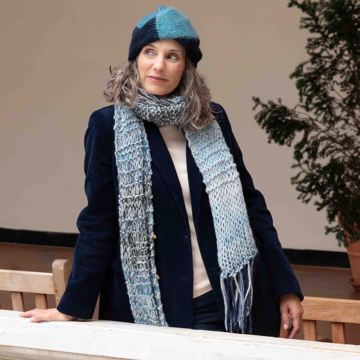 Sciarpa in misto alpaca e kid mohair color azzurro polvere - Powder blue alpaca and kid mohair scarf