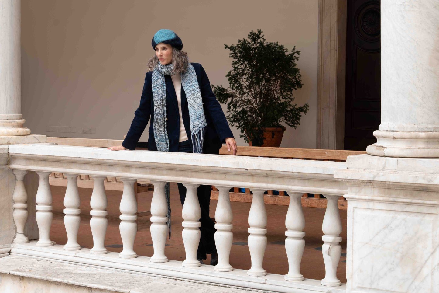 Sciarpa in misto alpaca e kid mohair color azzurro polvere - Powder blue alpaca and kid mohair scarf