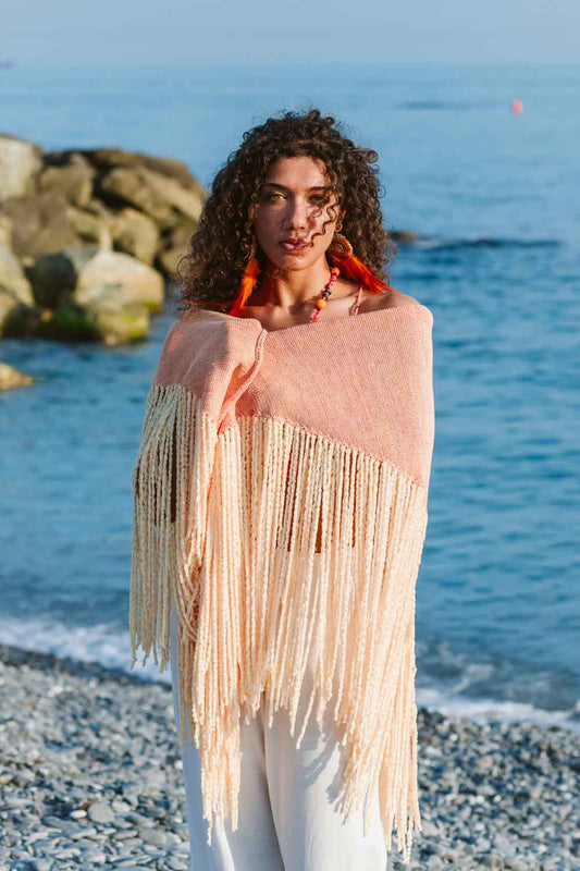 Scialle in cotone/lurex color pesca con frange - Cotton/lurex yarns schawl with fringes